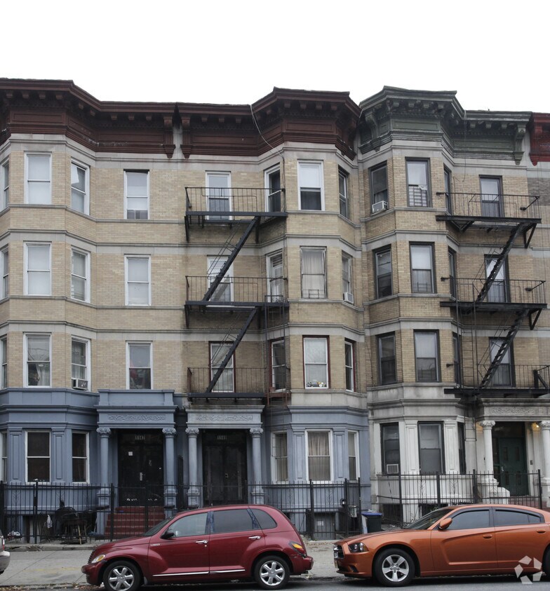 Building Photo - 1149 St Johns Pl