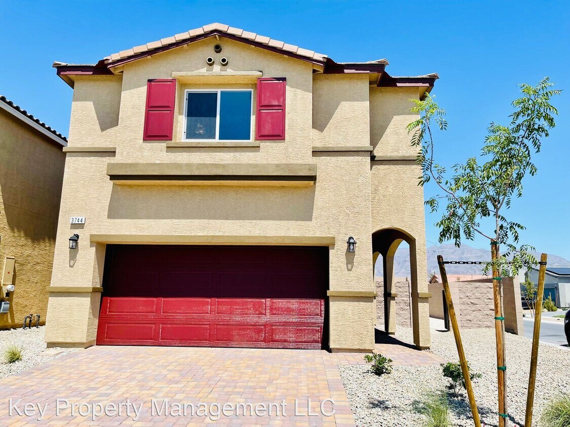 4 br, 2.5 bath House 3744 Lambent Ave House Rental in North Las