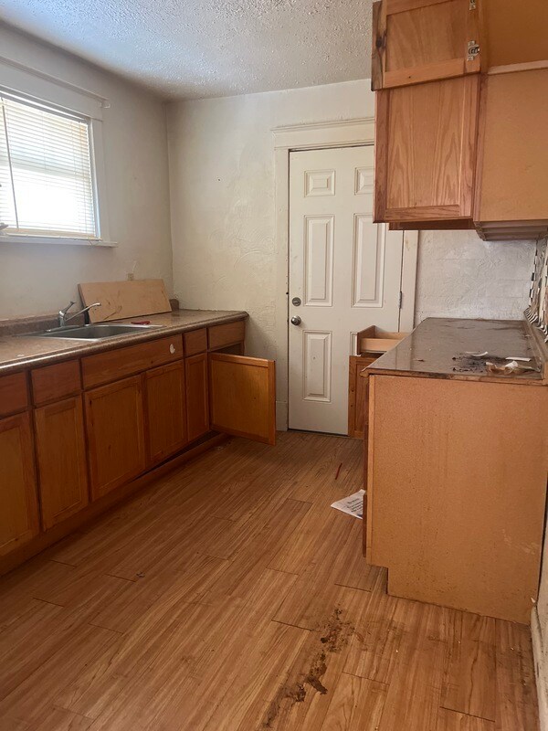 Foto del edificio - 8836 Ramona Ave