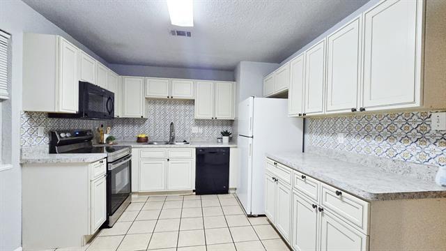 Foto del edificio - 5563 Richardson St