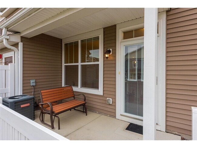 Building Photo - 1826 Colonial Ln