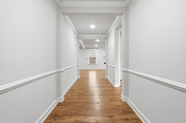 Building Photo - 829 Summit Crest Ct