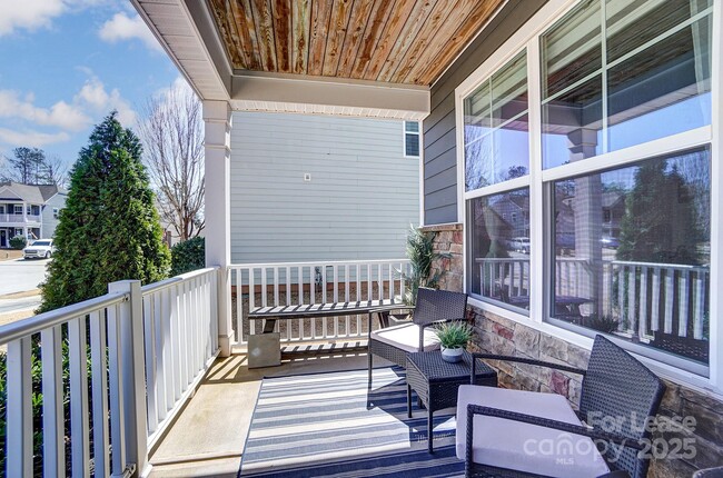 Building Photo - 5009 Fenwick Ct