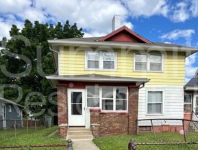 Building Photo - 2614 Guilford Ave