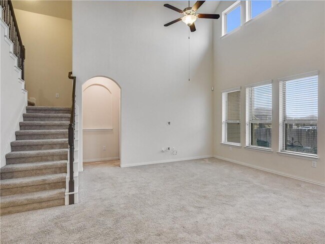 Foto del edificio - 500 Cardenas Ln