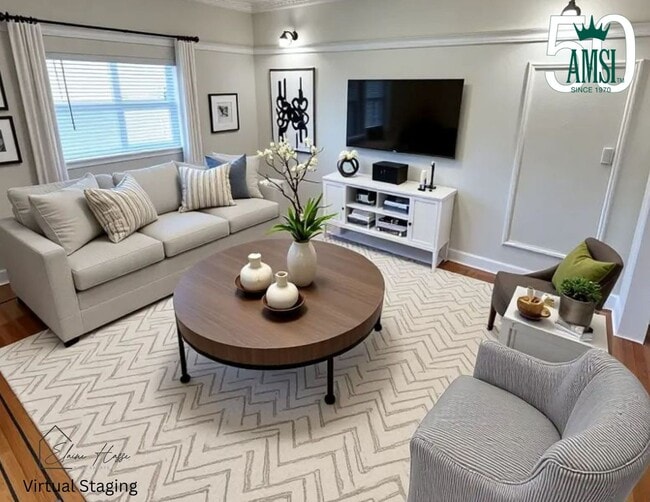 Building Photo - Sunlit 3-Bed, 2-Bath Home Steps from Balbo...
