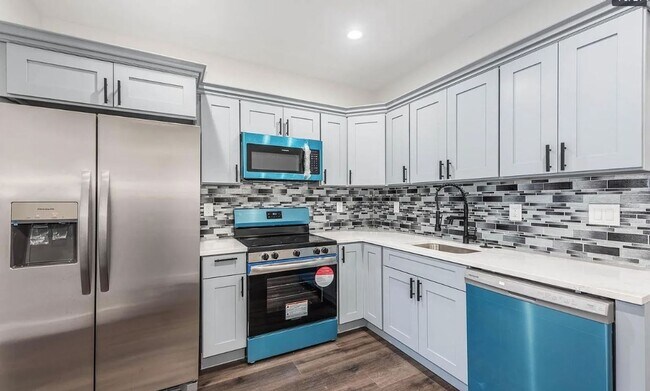 Foto del edificio - Charming 2BR Townhome in Baltimore