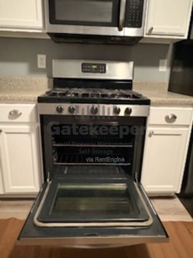 Building Photo - 6263 Shell Dr SW