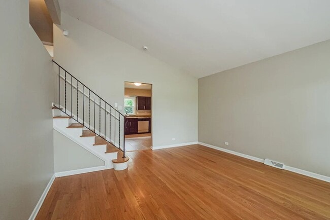 Building Photo - 408 S Kennicott Ave