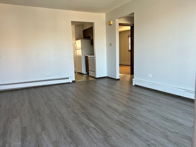 Building Photo - 9735 Ravinia Ct