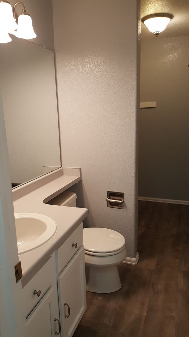 Foto del edificio - 1313 Laurel Ct