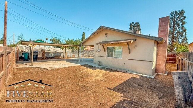 Foto del edificio - 1423 Quincy St