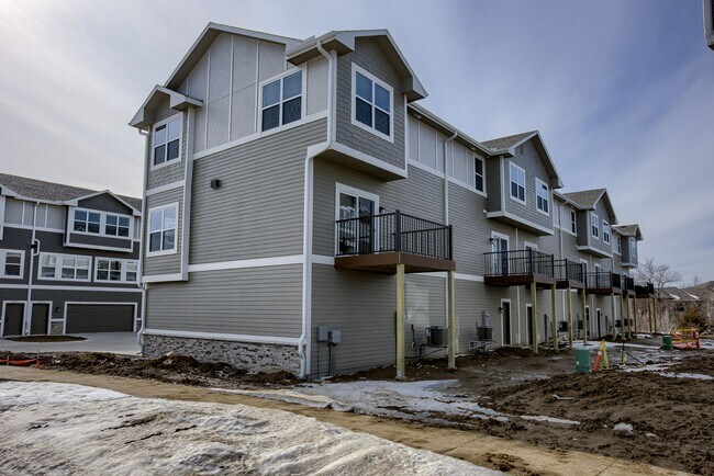 Foto del edificio - Corner Unit 3-Level Townhome!!