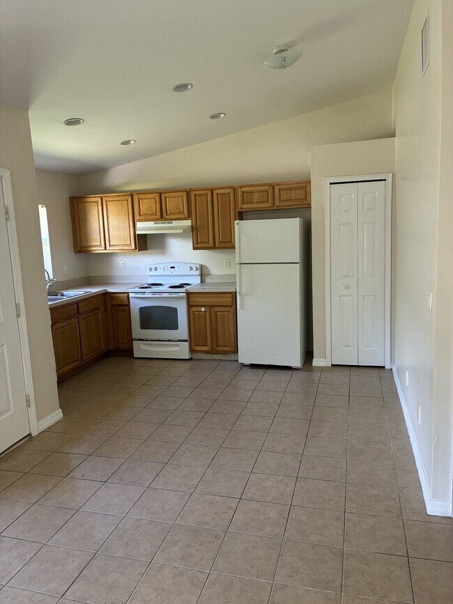 Foto del edificio - 6079 E Quitman St