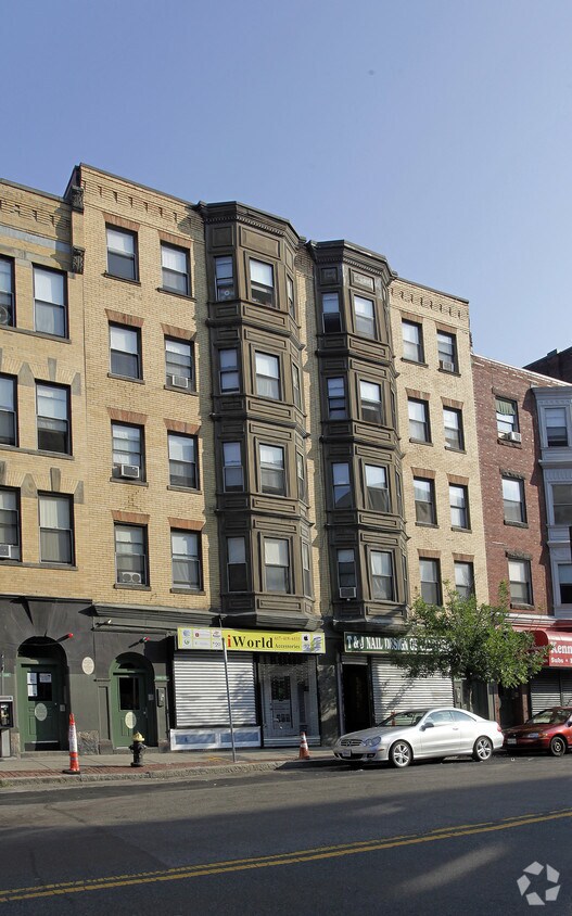 Building Photo - 1045 Tremont St