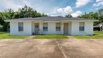Building Photo - 1605 Cloverdale Ct