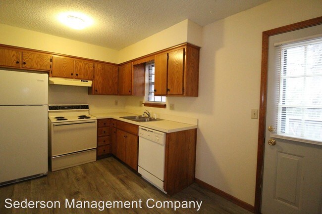 Building Photo - 115 N Saxony Dr