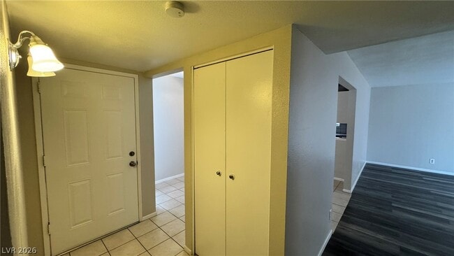 Building Photo - 6520 Dinning Ave