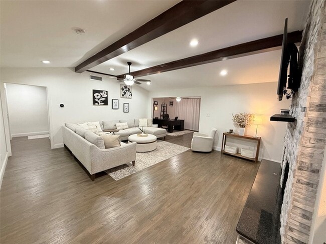 Foto del edificio - 1504 Summertree Ct