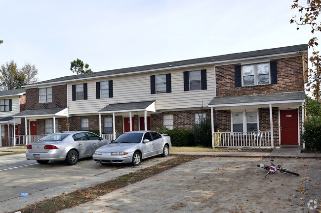 Foto del edificio - Hunter's Ridge Townhomes