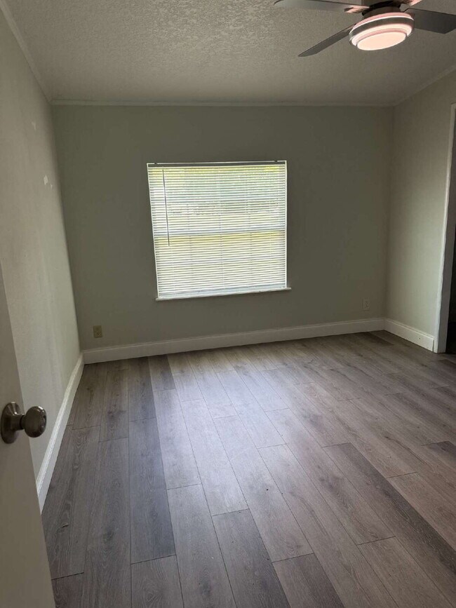 Foto del edificio - "Charming 3-Bed, 2-Bath Mobile Home Retrea...