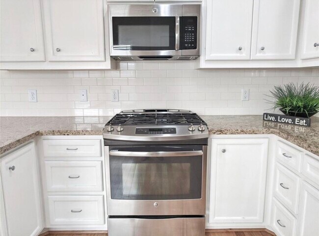 Foto del edificio - 3730 Main Poplar Dr