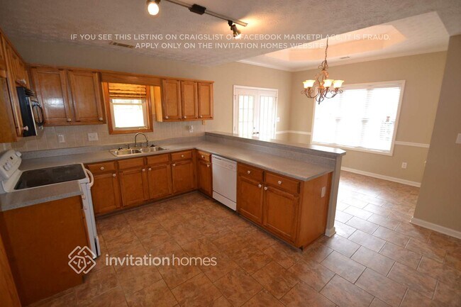 Foto del edificio - 717 Thornapple Trail SW