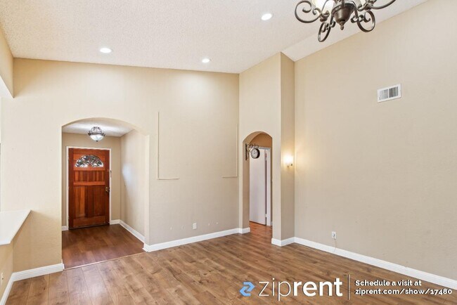 Building Photo - 4285 Tanager Common