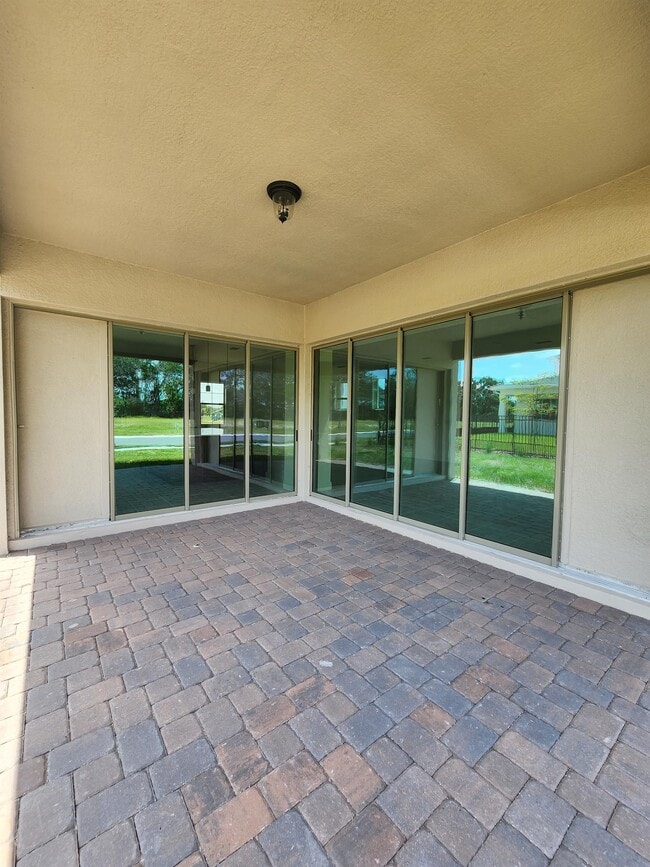 Building Photo - 2801 Willowseed Ln