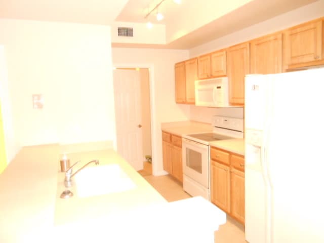 Building Photo - 10075 Gate Pky N