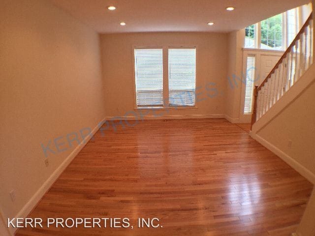 Building Photo - 4 br, 2.5 bath House - 16082 SE Flavel Dr.