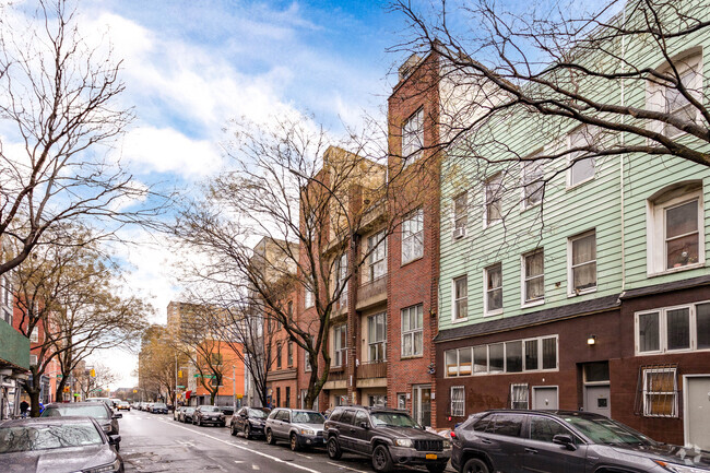 Building Photo - 151 Manhattan Ave