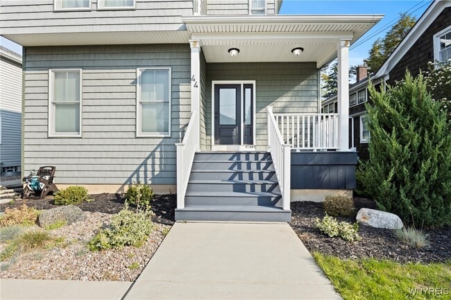 Building Photo - 44 Eagle St