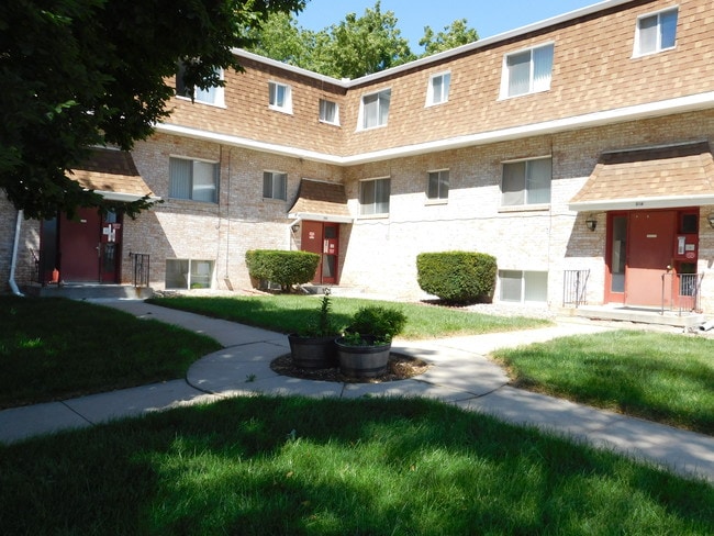 Plaza Court Apartments Omaha NE 68105 Apartments com Plaza Court Apartments Omaha NE 68105 Apartments com