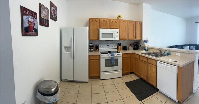 Building Photo - 2568 Maneshaw Ln