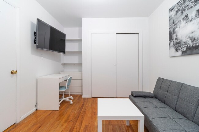 Foto del edificio - 1666 3rd Ave