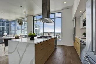 Building Photo - Kinects Tower