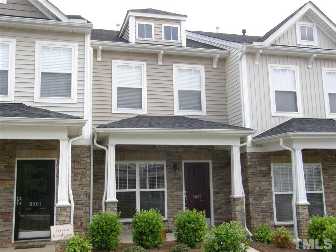 Foto principal - 8820 Orchard Grove Way