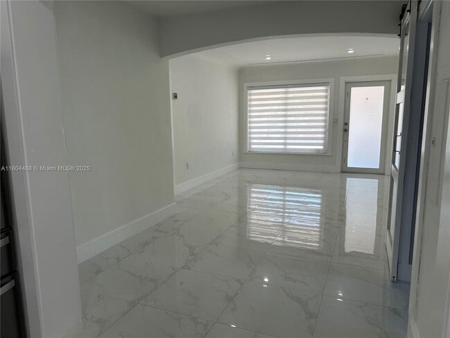 Foto del edificio - 5665 SW 5th Terrace