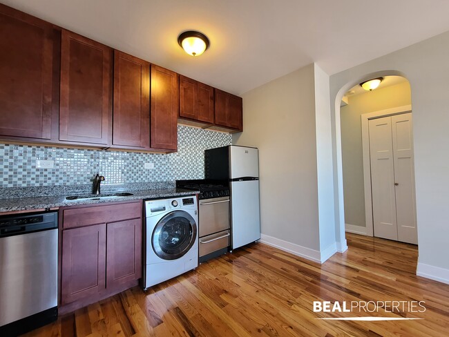 Foto del edificio - 550 W Arlington Pl