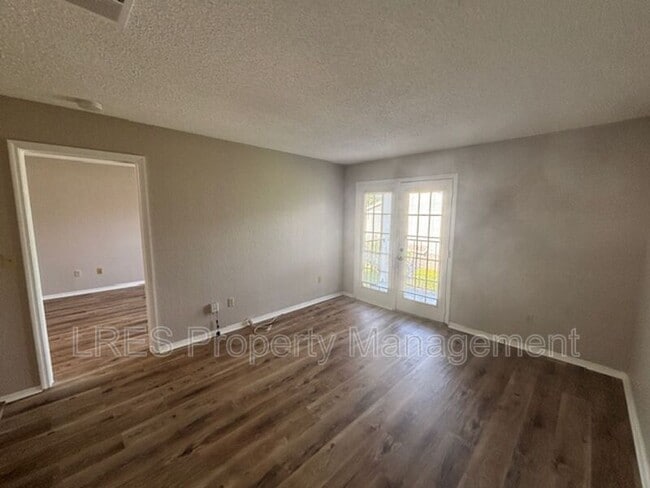 Building Photo - 2550 N Alafaya Trail