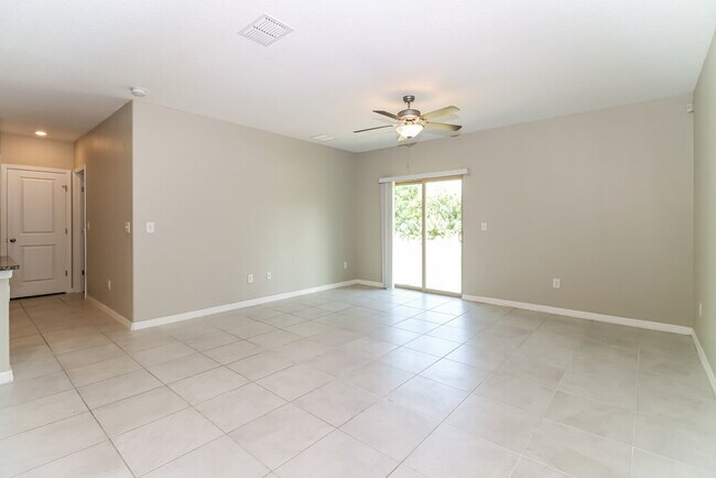 Foto del edificio - 2246 Jungle Dr