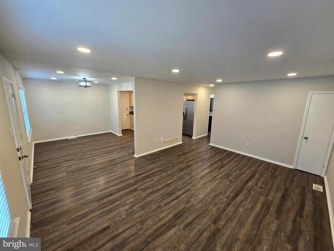 Building Photo - 2312 Evergreen Ave