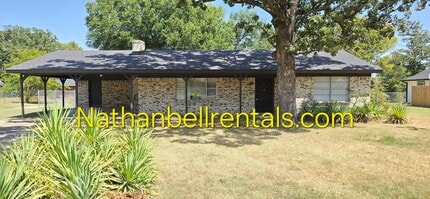 Building Photo - 330 Cornell Dr