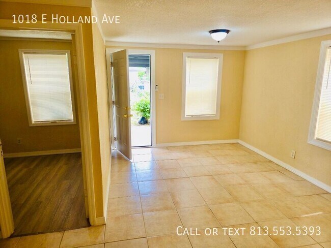 Building Photo - 1018 E Holland Ave