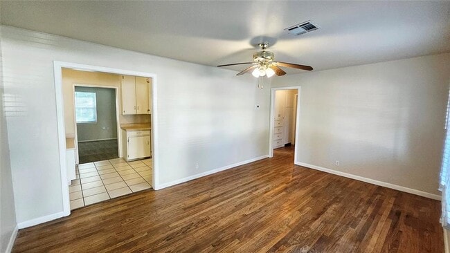 Foto del edificio - 4304 N Libby Ave