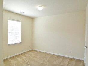 Building Photo - 17207 Mossbriar Ln