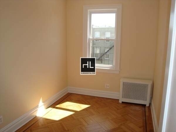 Foto del edificio - 2441 Crescent St