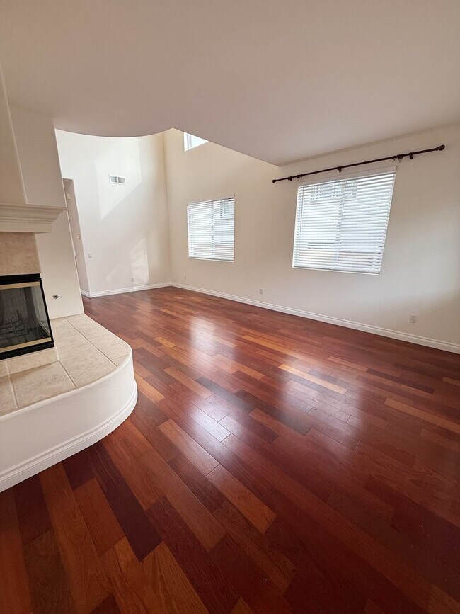 Foto del edificio - 4 Bed/3 Bath Home for Rent in Carmel Valley!
