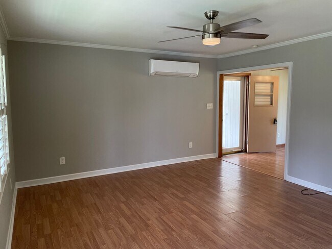 Foto del edificio - 2 bed, 1 bath house located in Siler City!